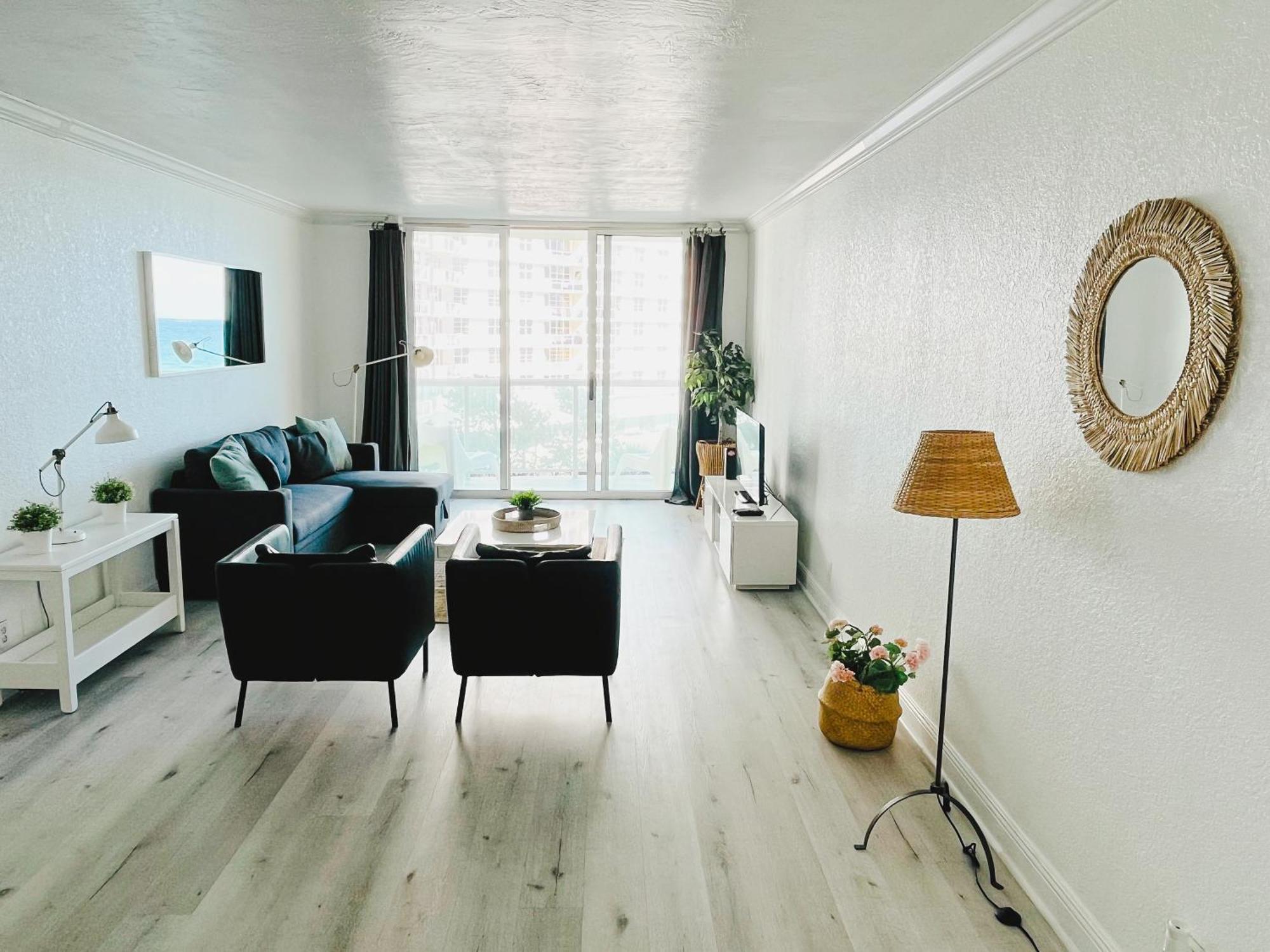 Miami Hollywood Condo 2Bd With Ocean View 005-21Mar Bagian luar foto
