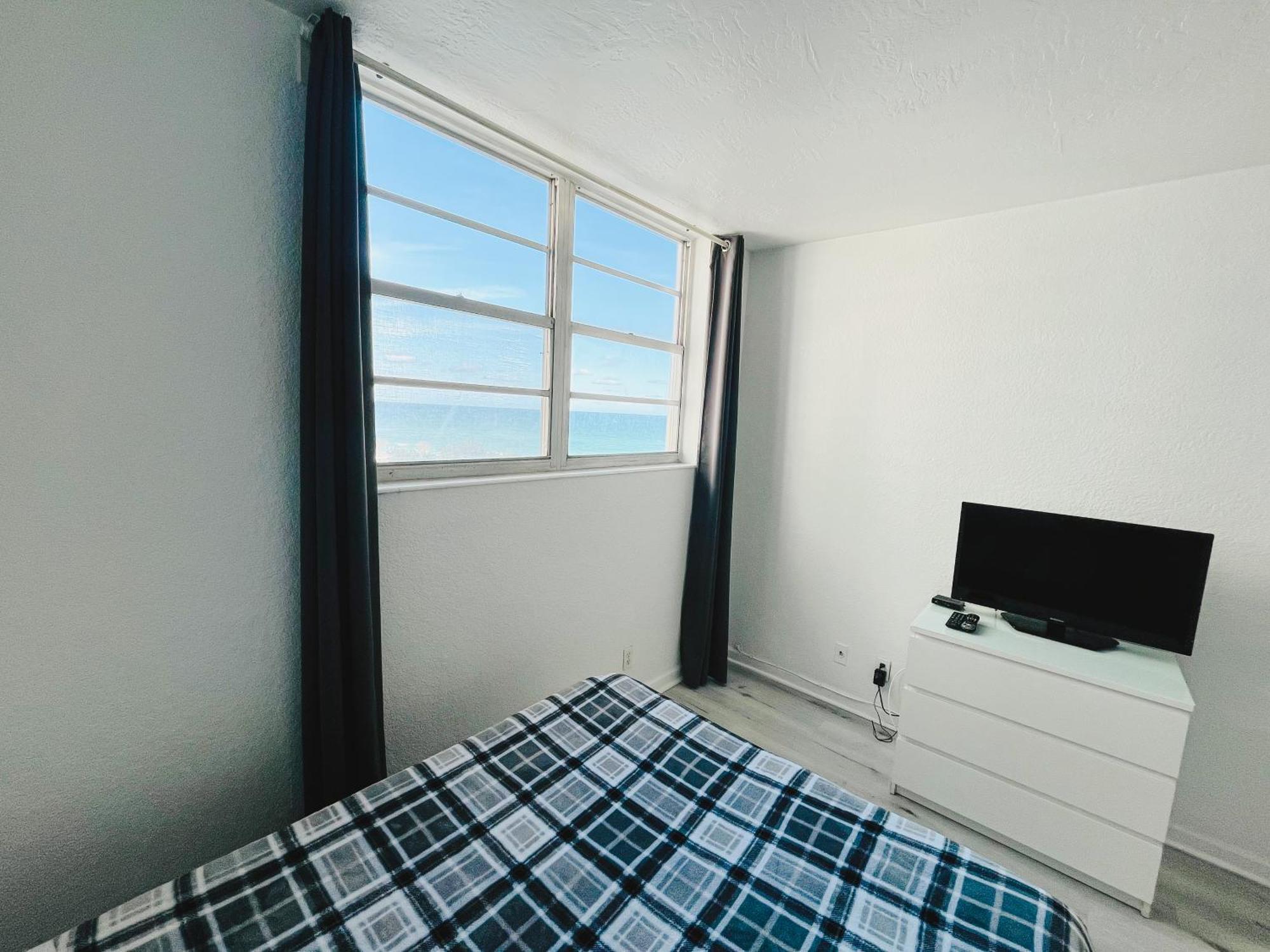 Miami Hollywood Condo 2Bd With Ocean View 005-21Mar Bagian luar foto